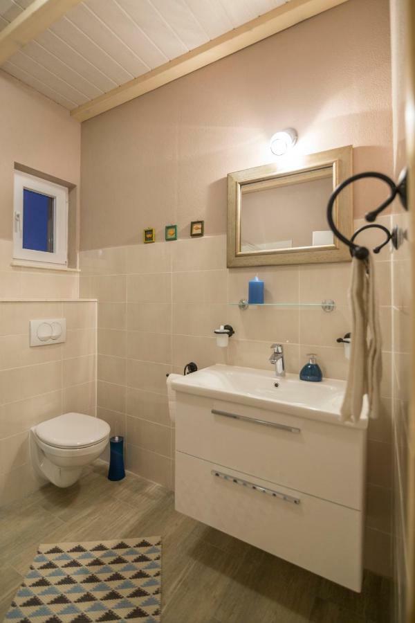 Apartments Mardesic Komiža 外观 照片