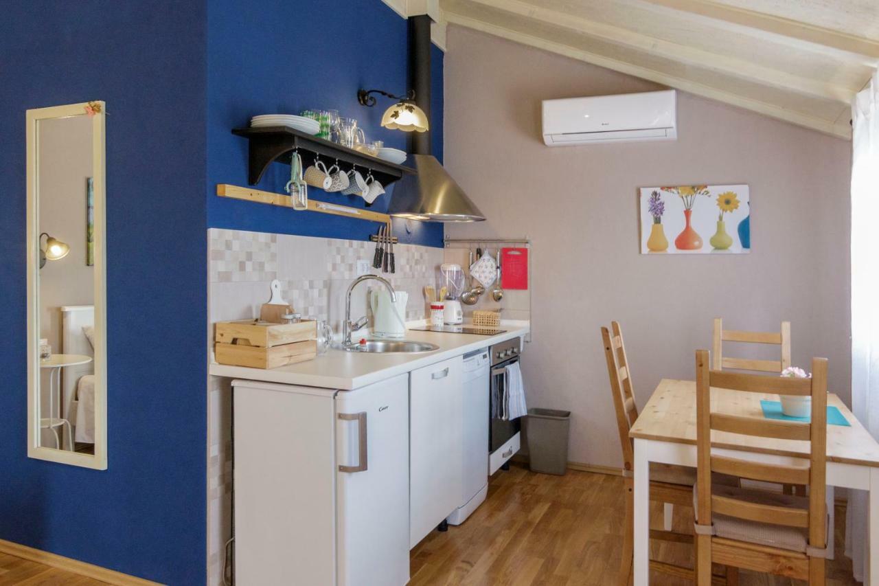 Apartments Mardesic Komiža 外观 照片