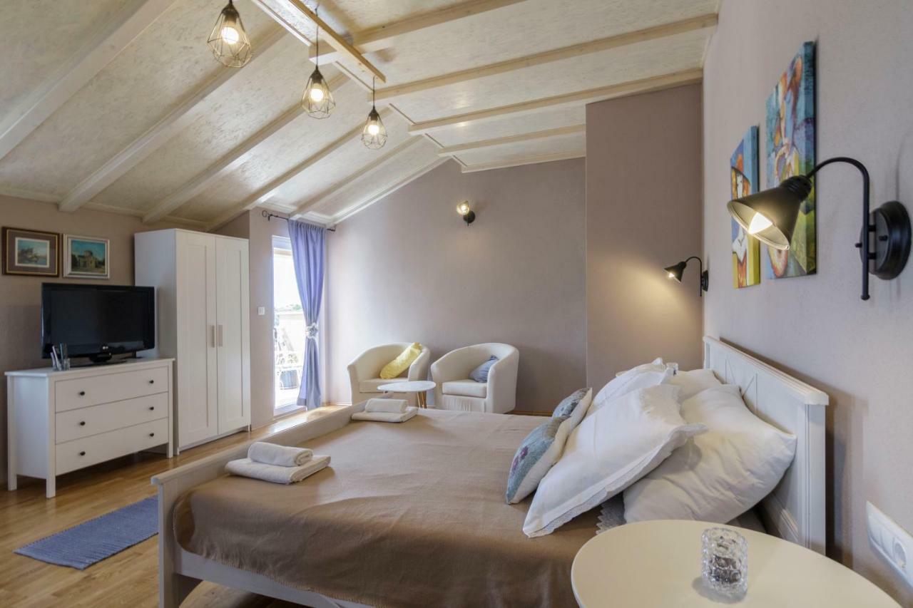 Apartments Mardesic Komiža 外观 照片