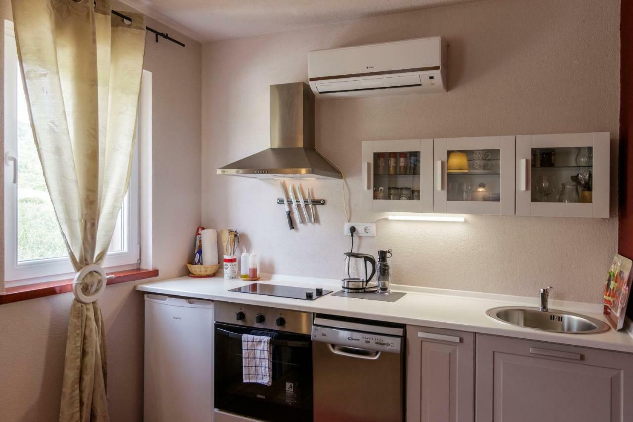 Apartments Mardesic Komiža 外观 照片