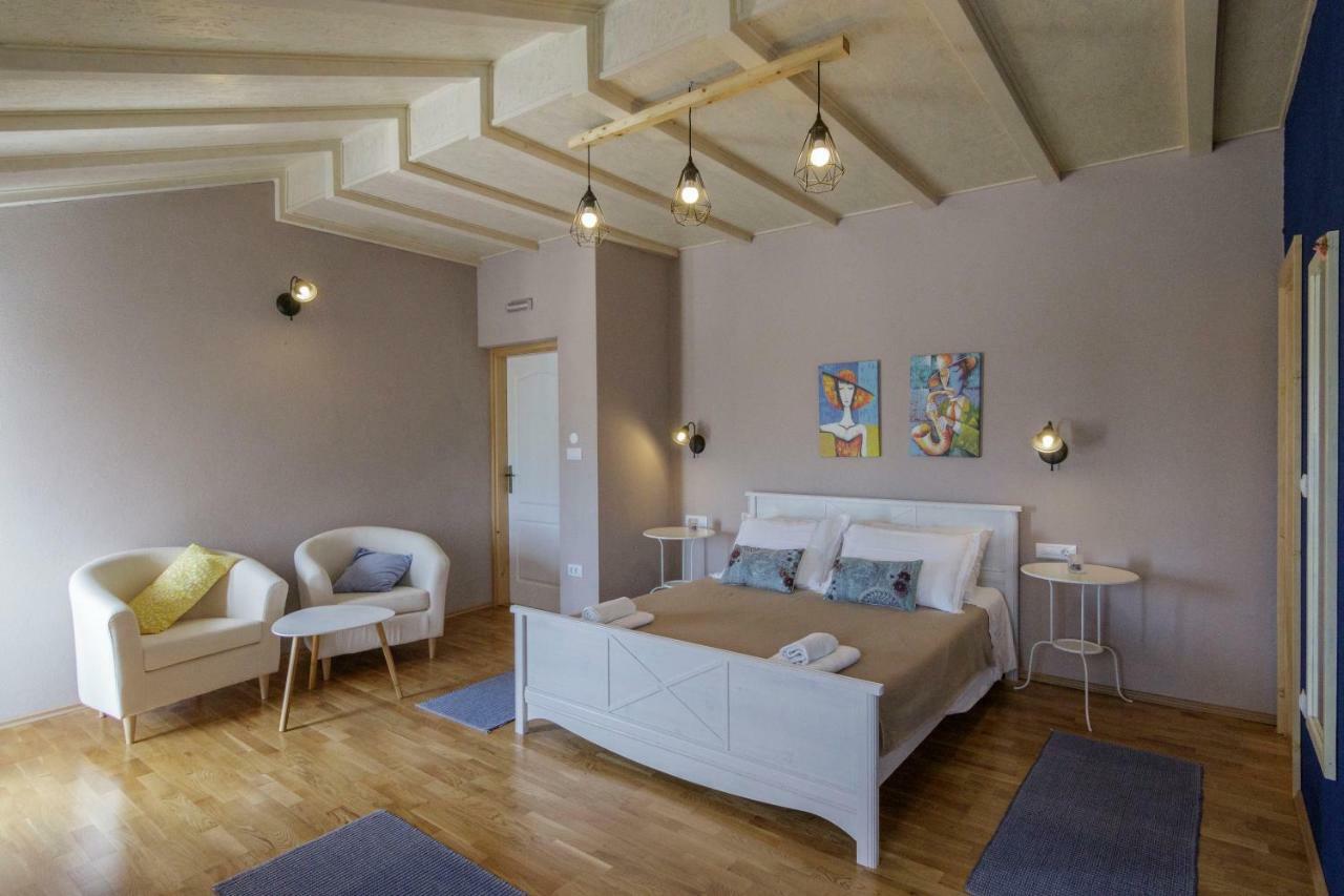 Apartments Mardesic Komiža 外观 照片