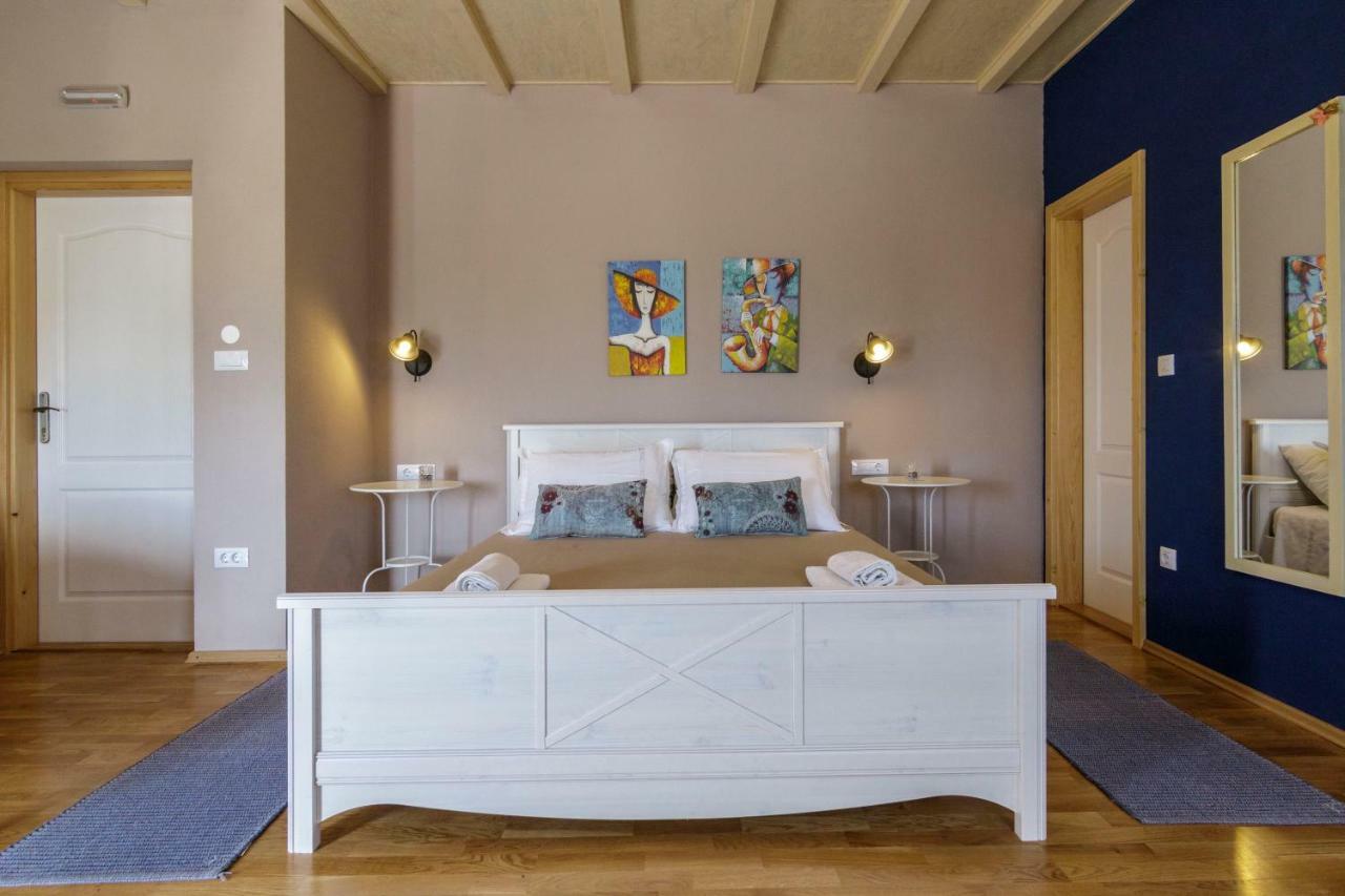 Apartments Mardesic Komiža 外观 照片
