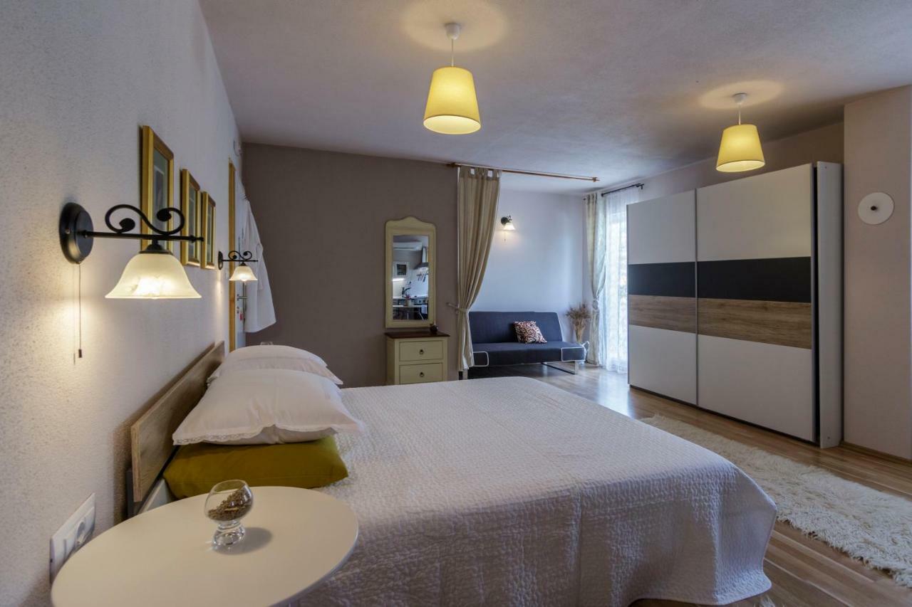 Apartments Mardesic Komiža 外观 照片