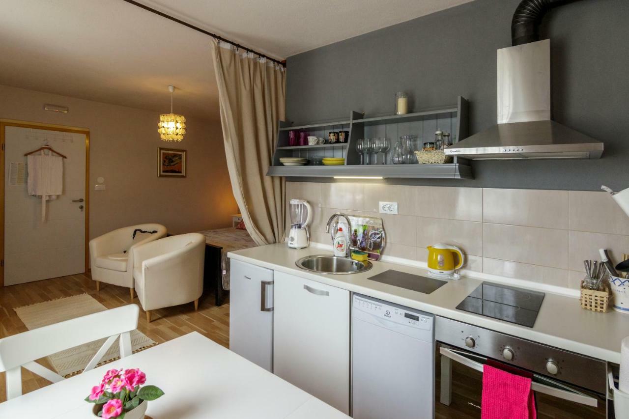Apartments Mardesic Komiža 外观 照片