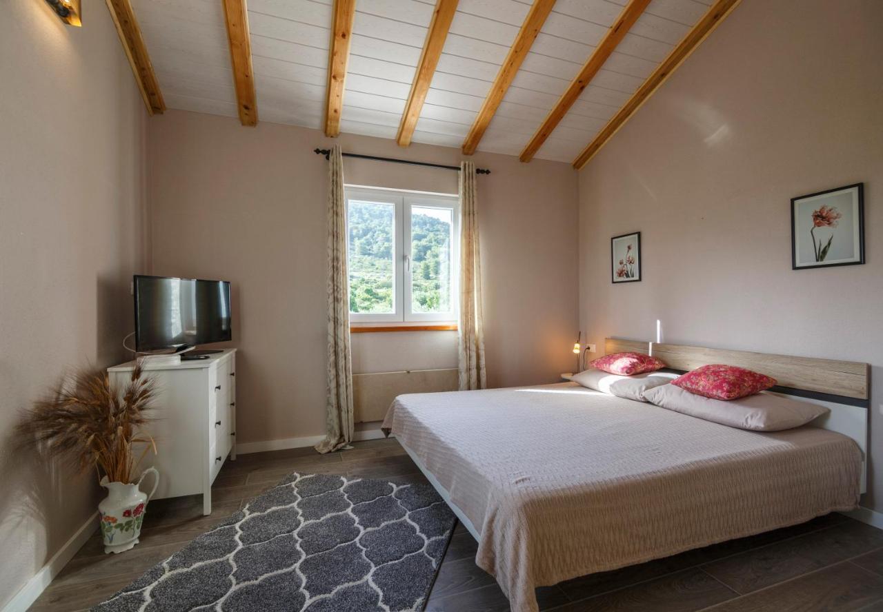 Apartments Mardesic Komiža 外观 照片
